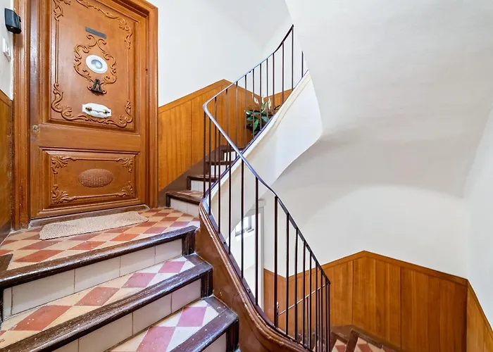 Hauzify I La Placa Daire
